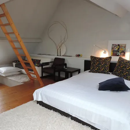B&B Lodging At 8-3